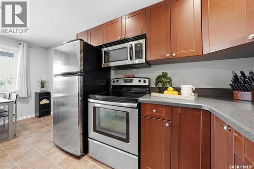 203 515 28Th Street E, Prince Albert, SK - Indoor Photo Showing Kitchen