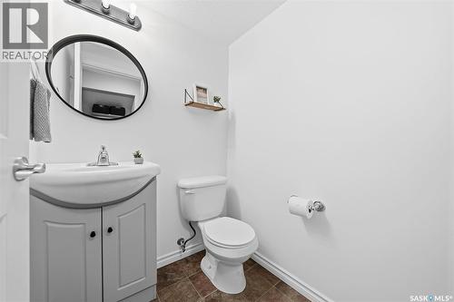 203 515 28Th Street E, Prince Albert, SK - Indoor Photo Showing Bathroom