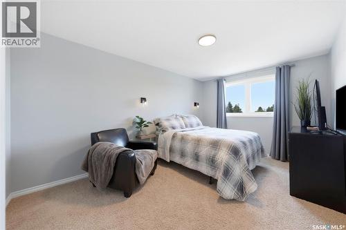 203 515 28Th Street E, Prince Albert, SK - Indoor Photo Showing Bedroom