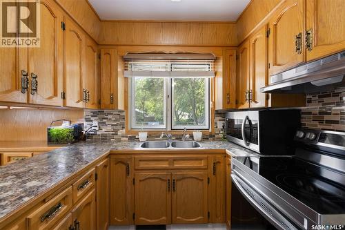 4343 England Road, Regina, SK - Indoor Photo Showing Kitchen With Double Sink