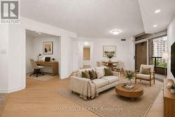801 - 3880 DUKE OF YORK BOULEVARD  Mississauga, ON L5B 4M7