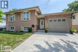 3866 BLISS Windsor, ON N8W 4Z6