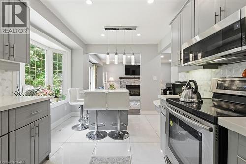 512 Hawthorne Crescent, Milton, ON - Indoor Photo Showing Kitchen With Upgraded Kitchen
