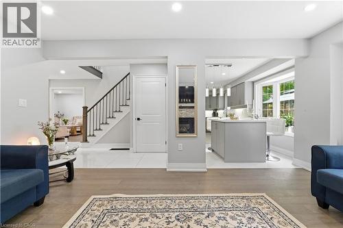 512 Hawthorne Crescent, Milton, ON - Indoor Photo Showing Living Room