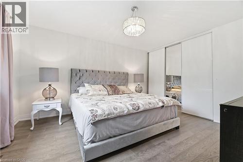 512 Hawthorne Crescent, Milton, ON - Indoor Photo Showing Bedroom