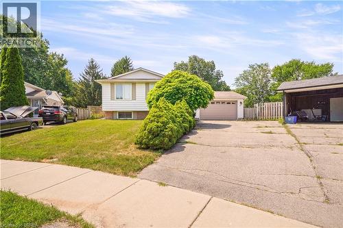 14 THISTLEDOWN Drive  Brantford, ON N3R 6R9