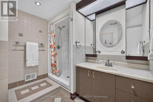 1100 Bathgate Drive, Ottawa, ON - Indoor Photo Showing Bathroom