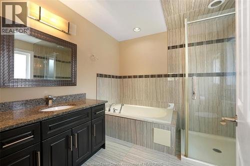 2988 Ruth, Windsor, ON - Indoor Photo Showing Bathroom