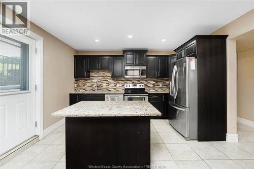 2988 Ruth, Windsor, ON - Indoor Photo Showing Kitchen With Upgraded Kitchen