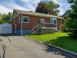 14 Birchfield Crescent  Spryfield, NS B3R 2E7