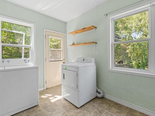 475 Albert Street, Windsor, NS - Indoor Photo Showing Laundry Room