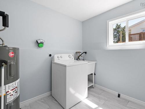 9 Deyoung Drive, Eastern Passage, NS - Indoor Photo Showing Laundry Room