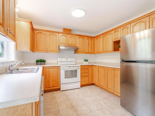 560 Parkland Drive, Halifax, NS - Indoor Photo Showing Kitchen With Double Sink