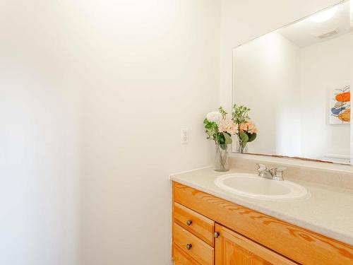 560 Parkland Drive, Halifax, NS - Indoor Photo Showing Bathroom