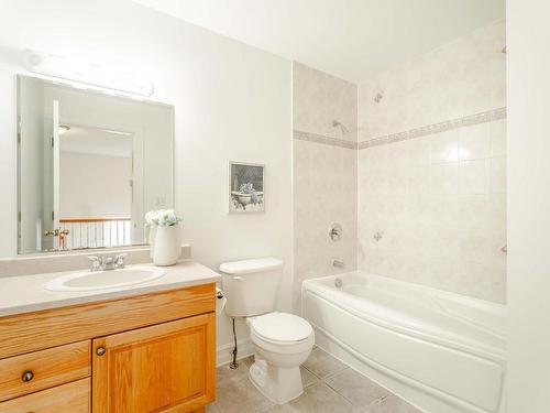 560 Parkland Drive, Halifax, NS - Indoor Photo Showing Bathroom