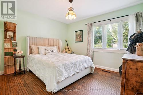 9878 15 Side Road, Halton Hills (Es Rural Esquesing), ON - Indoor Photo Showing Bedroom