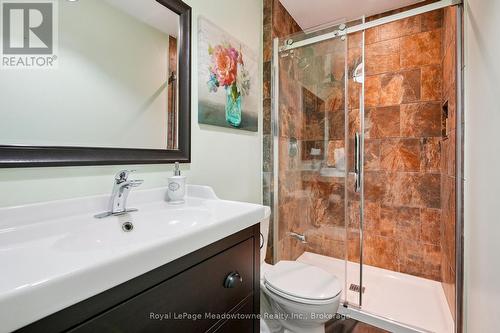 9878 15 Side Road, Halton Hills (Es Rural Esquesing), ON - Indoor Photo Showing Bathroom