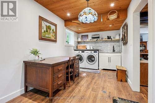 9878 15 Side Road, Halton Hills (Es Rural Esquesing), ON - Indoor Photo Showing Laundry Room