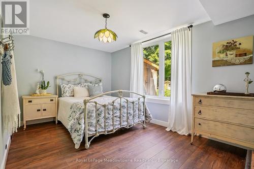 9878 15 Side Road, Halton Hills (Es Rural Esquesing), ON - Indoor Photo Showing Bedroom