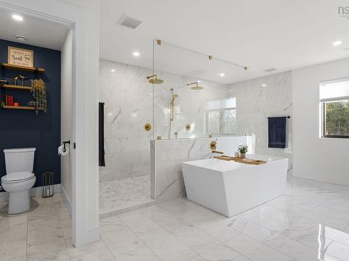 106 Edward Dr, Enfield, NS - Indoor Photo Showing Bathroom