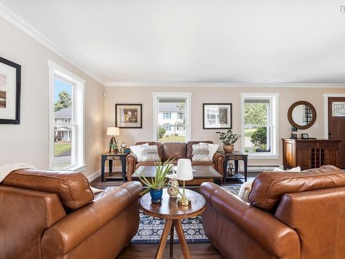 27 Stirling Avenue, Wolfville, NS - Indoor Photo Showing Living Room