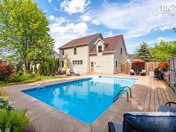 27 Stirling Avenue  Wolfville, NS B4P 2R2