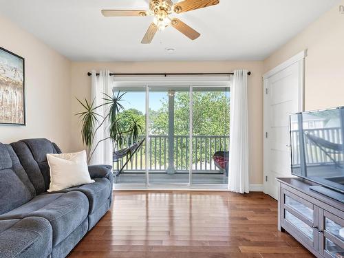27 Stirling Avenue, Wolfville, NS - Indoor Photo Showing Living Room