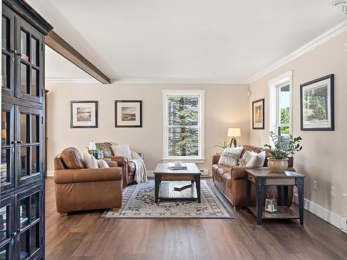 27 Stirling Avenue, Wolfville, NS - Indoor Photo Showing Living Room