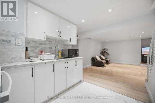 25 Furness Crescent, Toronto, ON - Indoor Photo Showing Kitchen