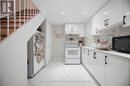 25 Furness Crescent, Toronto, ON - Indoor Photo Showing Kitchen