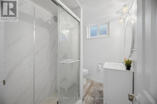 25 Furness Crescent, Toronto, ON - Indoor Photo Showing Bathroom
