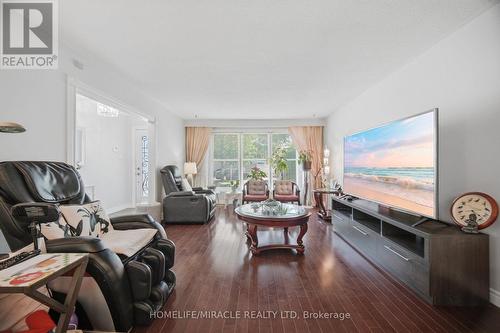 25 Furness Crescent, Toronto, ON - Indoor Photo Showing Living Room