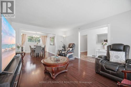 25 Furness Crescent, Toronto, ON - Indoor Photo Showing Living Room