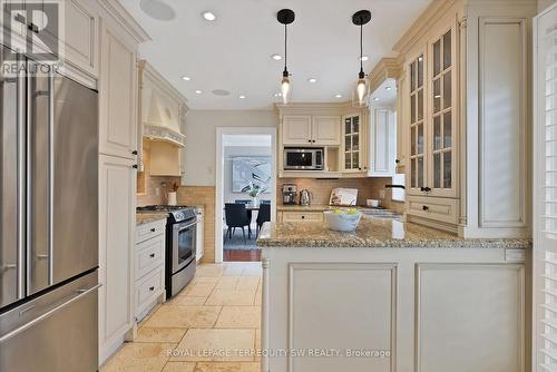 1169 Carlo Court, Mississauga, ON - Indoor Photo Showing Kitchen With Stainless Steel Kitchen With Upgraded Kitchen