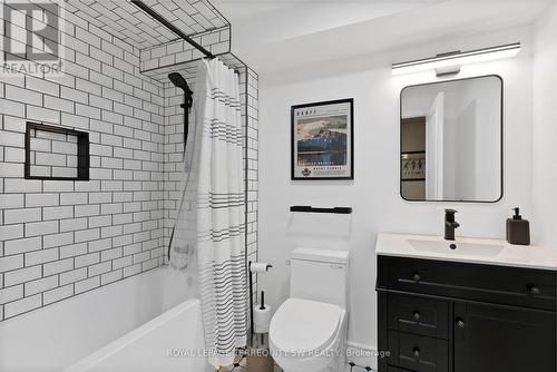 1169 Carlo Court, Mississauga, ON - Indoor Photo Showing Bathroom