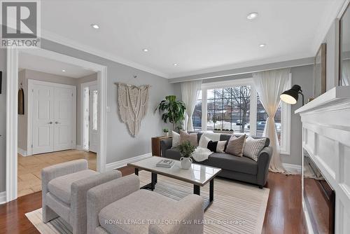 1169 Carlo Court, Mississauga, ON - Indoor Photo Showing Living Room