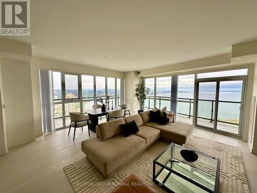 Ph102 - 38 Annie Craig Drive, Toronto, ON - Indoor Photo Showing Living Room