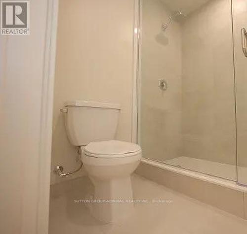 Ph102 - 38 Annie Craig Drive, Toronto, ON - Indoor Photo Showing Bathroom
