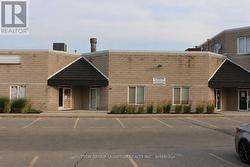 28 - 2359 ROYAL WINDSOR DRIVE  Mississauga, ON L5J 4S9