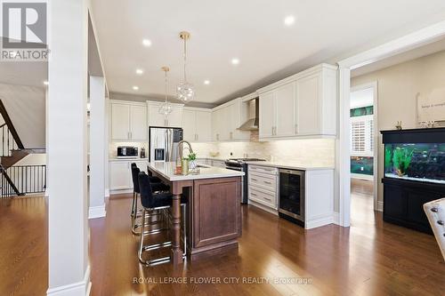 5 Benson Avenue, Mono, ON - Indoor Photo Showing Kitchen With Upgraded Kitchen