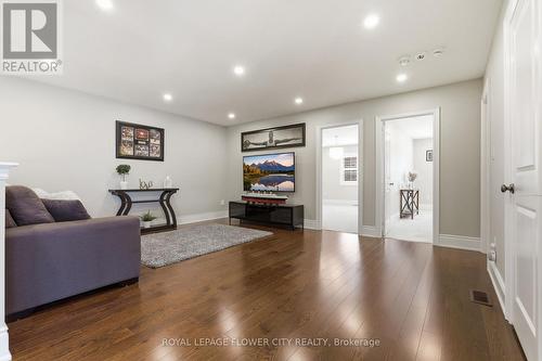 5 Benson Avenue, Mono, ON - Indoor Photo Showing Living Room