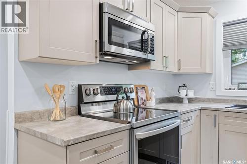 1206 Elevator Road, Saskatoon, SK - Indoor Photo Showing Kitchen