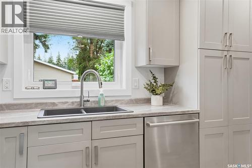 1206 Elevator Road, Saskatoon, SK - Indoor Photo Showing Kitchen With Double Sink