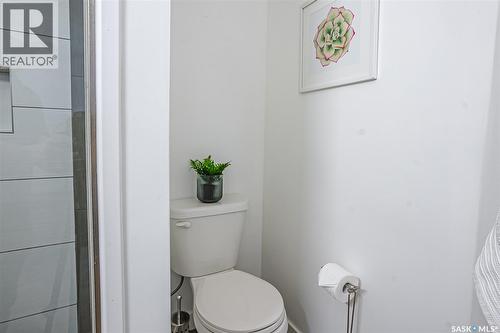 1206 Elevator Road, Saskatoon, SK - Indoor Photo Showing Bathroom