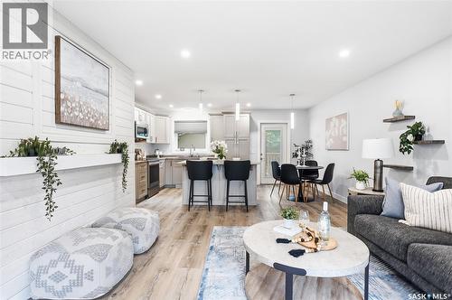 1206 Elevator Road, Saskatoon, SK - Indoor Photo Showing Living Room