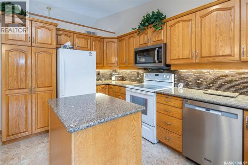506 Forsyth Crescent, Saskatoon, SK - Indoor Photo Showing Kitchen