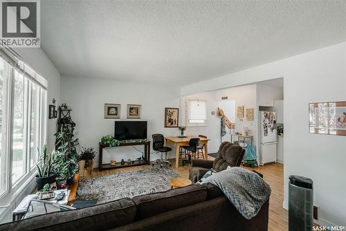 127 107Th Street W, Saskatoon, SK - Indoor Photo Showing Living Room