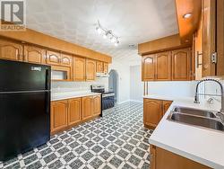 Main house: Kitchen + Dining Room - 