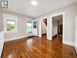 Kitchen area - 