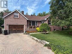 104 ECCLES STREET N  Barrie, ON L4N 1Y7
